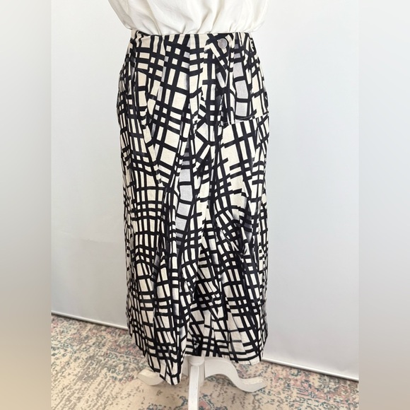 COS Black and white graphic print faux wrap midi skirt size 4 - Picture 4 of 16